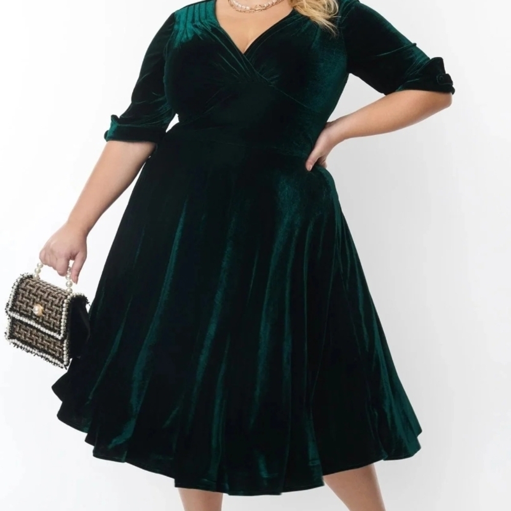 Elegant Green Velvet Dress